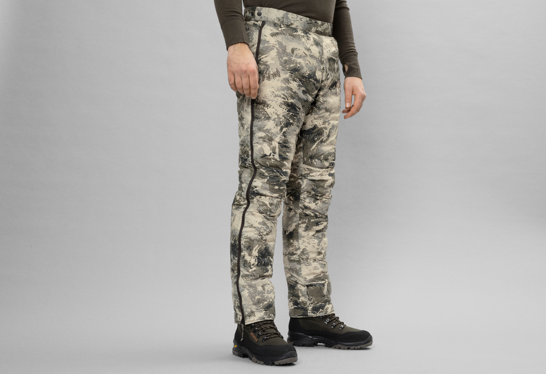 Брюки Harkila Mountain Hunter Expedition packable Down trousers - 98 AXIS MSP Mountain — изображение 4
